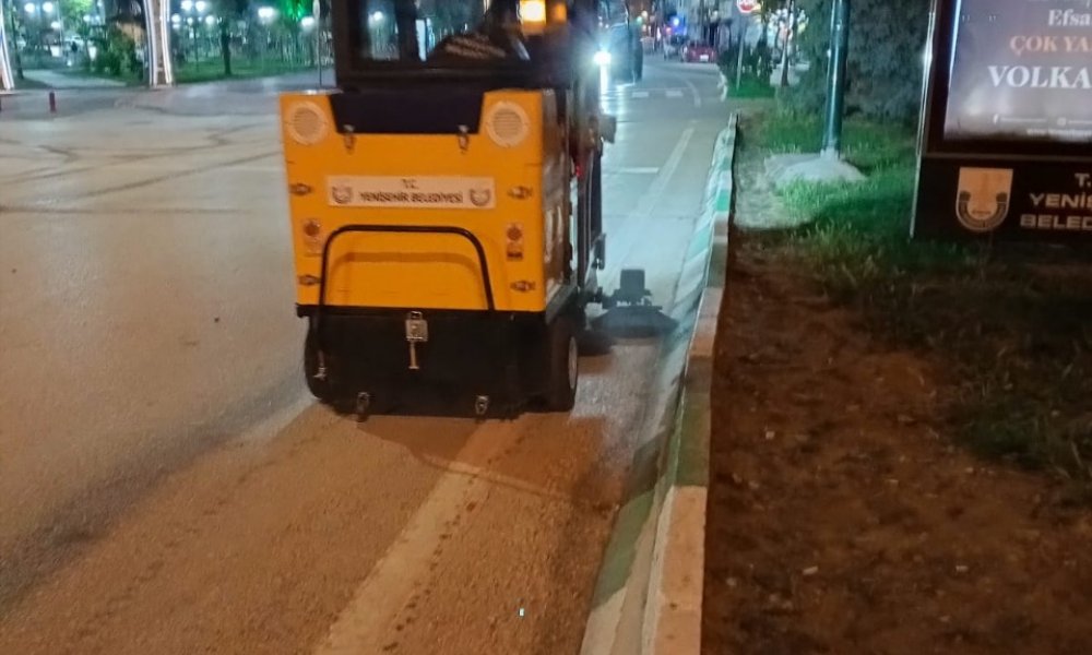 Yenişehir'de temizlik mesaisi